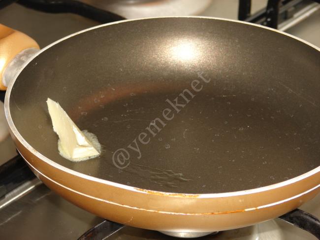 Güveçte Kremalı Tavuk Dolması (Ceviz, Badem ve Çam Fıstıklı) - Yapılışı (3/20) 