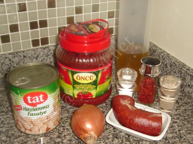 Geleneksel Kuru Fasülye (Sucuklu) - Yapılışı (1/8) 