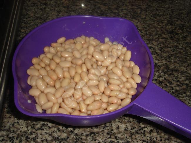 Geleneksel Kuru Fasülye (Sucuklu) - Yapılışı (4/8) 