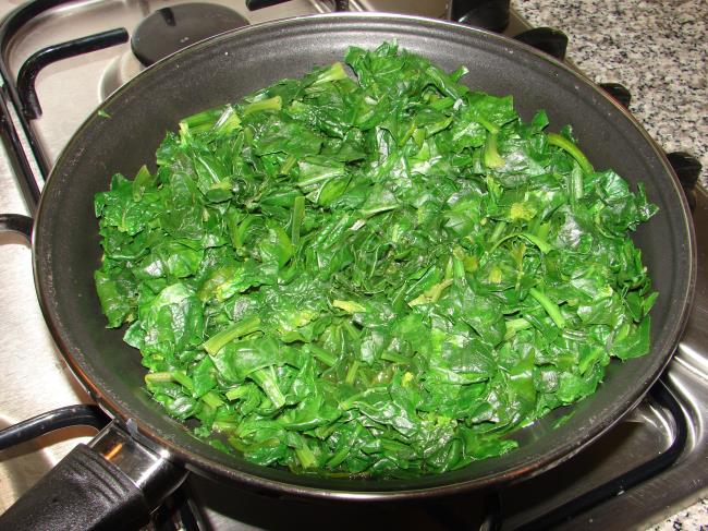 Hamursuz Ispanaklı Pizza - Yapılışı (3/8) 