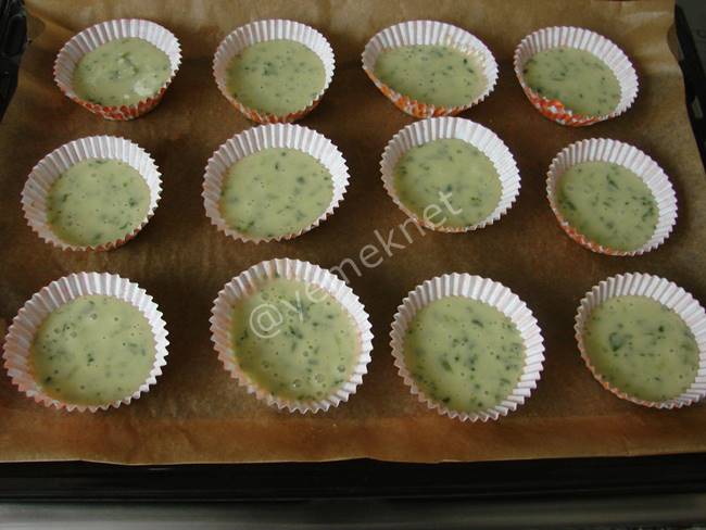 Ispanaklı Muffin - Yapılışı (14/16) 