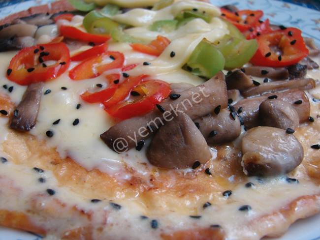 İtalyan Omlet (Dolmalık Biberli, Mantarlı ve Çörek Otlu) - Yapılışı (17/20) 