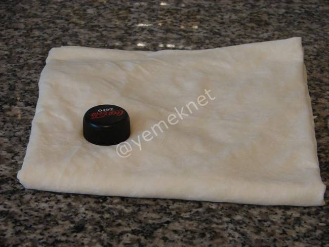 Kürdan Böreği - Yapılışı (3/12) 