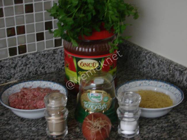 Kıymalı Tel Şehriye Çorbası - Yapılışı (1/12) 