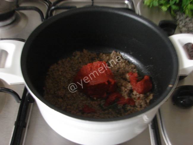 Kıymalı Tel Şehriye Çorbası - Yapılışı (3/12) 