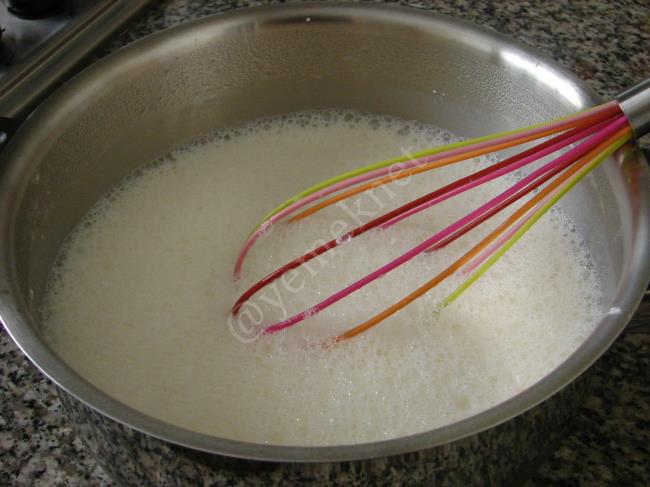 Kedidilli Ekler Pasta - Yapılışı (3/12) 