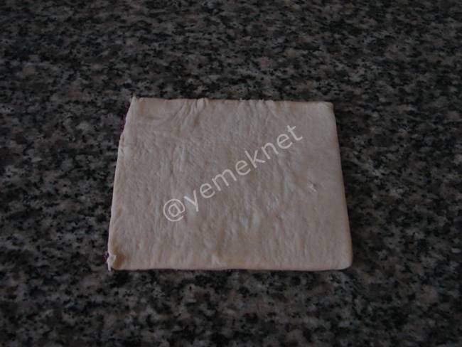 Çikolatalı Kruvasan (Milföy Hamuru İle) - Yapılışı (2/12) 