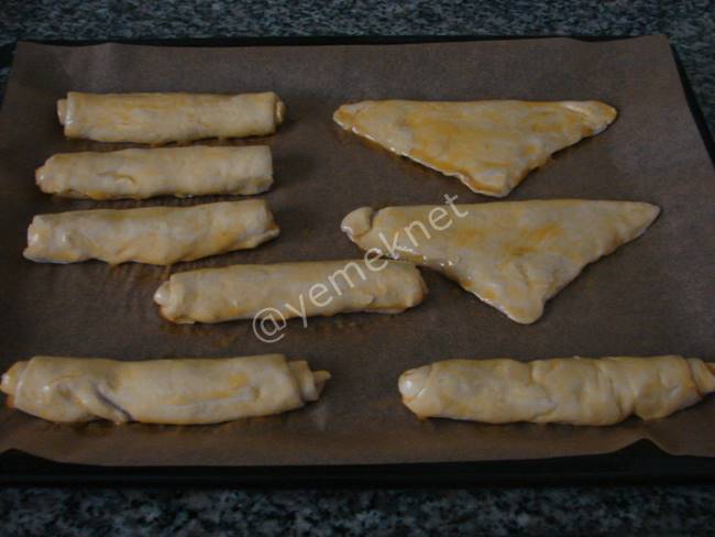 Çikolatalı Kruvasan (Milföy Hamuru İle) - Yapılışı (7/12) 