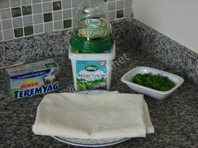 Peynirli Gözleme (Hazır Yufka ile) - Yapılışı (1/12) 