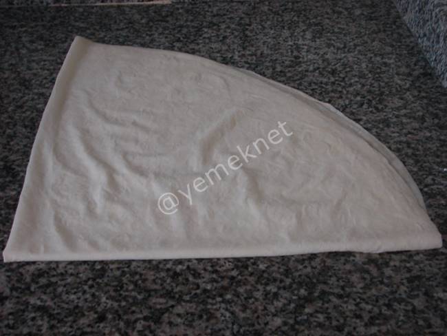 Peynirli Gözleme (Hazır Yufka ile) - Yapılışı (4/12) 