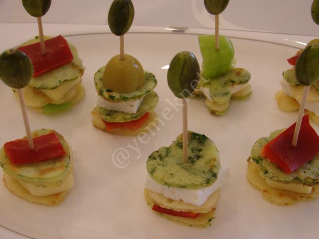 Süslü Krep Kanepeler - Yapılışı (6/8) 