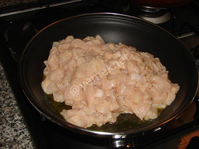 Soya Soslu Tavuk (Sütle Marine Edilmiş) - Yapılışı (3/12) 