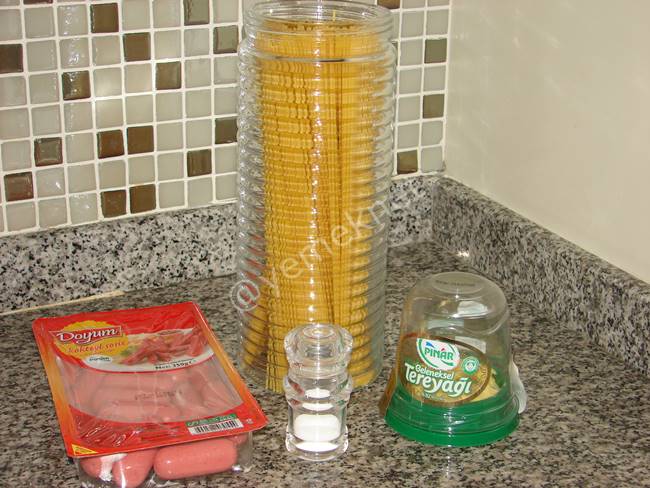 Spagetti Çubuklarında Sosisli Makarna - Yapılışı (1/12) 