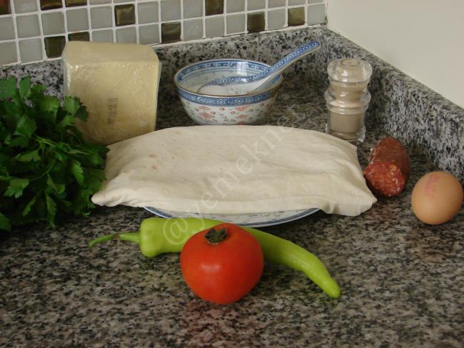 Filo Pastry Patty With Sausage And Kashar Cheese Recipe Malzemeleri