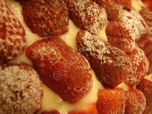 Çilekli Milföy Tart - Yapılışı (10/12) 