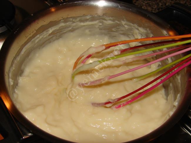 Çilekli Milföy Tart - Yapılışı (4/12) 