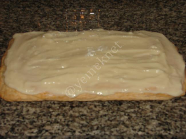 Çilekli Milföy Tart - Yapılışı (6/12) 