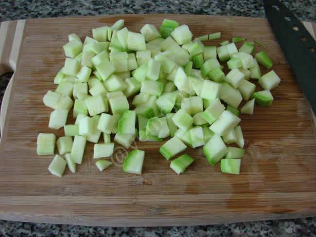 Kabaklı Dereotlu Omlet - Yapılışı (4/12) 