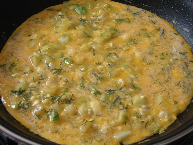 Kabaklı Dereotlu Omlet - Yapılışı (6/12) 