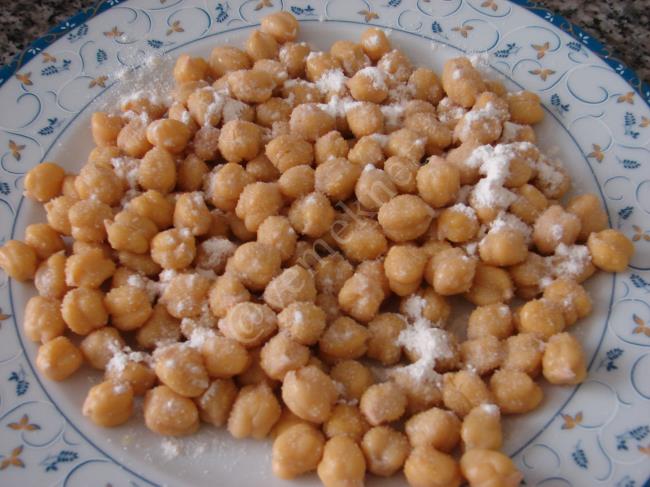 Kızartılmış Nohut Salatası - Yapılışı (2/20) 