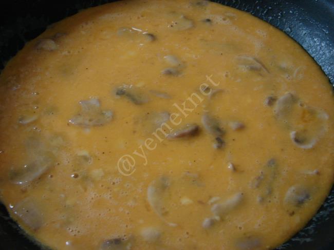 Kremalı Mantarlı Omlet - Yapılışı (6/12) 
