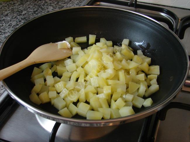 Kremalı Patatesli Omlet - Yapılışı (5/16) 