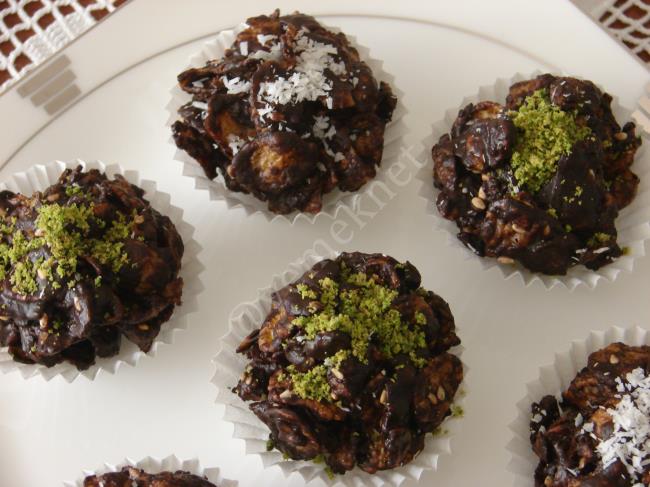 Mısır Gevreğinden Çikolata Topları - Yapılışı (9/12) 