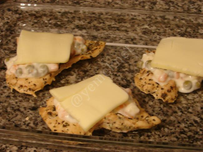 Tavuk Yatağında Soslu Garnitür - Yapılışı (11/16) 