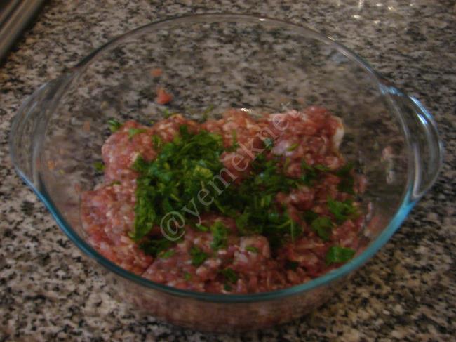 Terbiyeli Ekşili Köfte - Yapılışı (5/16) 