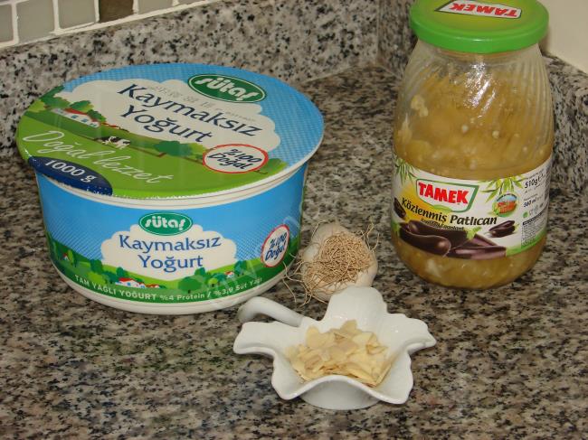 Yoğurtlu Patlıcan Salatası - Yapılışı (1/8) 