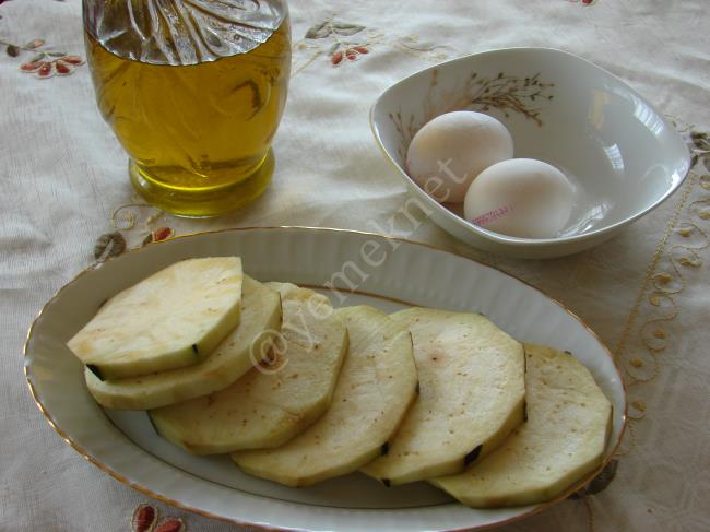 Yumurtalı Patlıcan Kızartması - Yapılışı (1/14) 