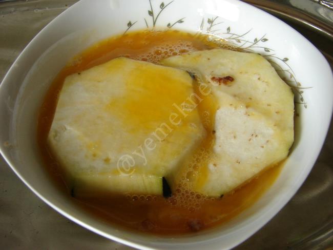 Yumurtalı Patlıcan Kızartması - Yapılışı (4/14) 