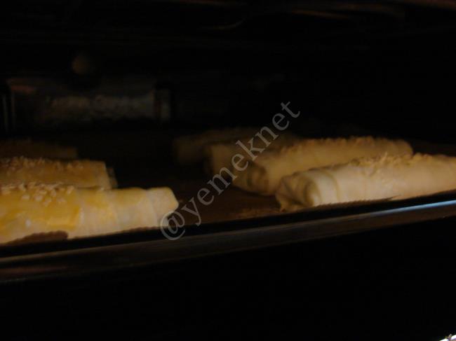 Çıtır Börek (Peynirli) - Yapılışı (10/16) 