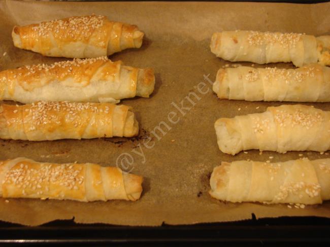 Çıtır Börek (Peynirli) - Yapılışı (11/16) 