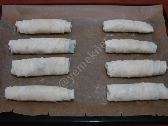 Çıtır Börek (Peynirli) - Yapılışı (8/16) 