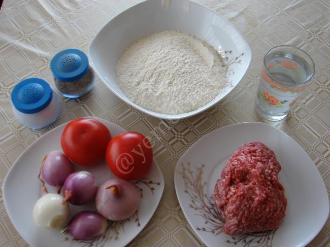 Çiğ Börek - Yapılışı (1/20) 