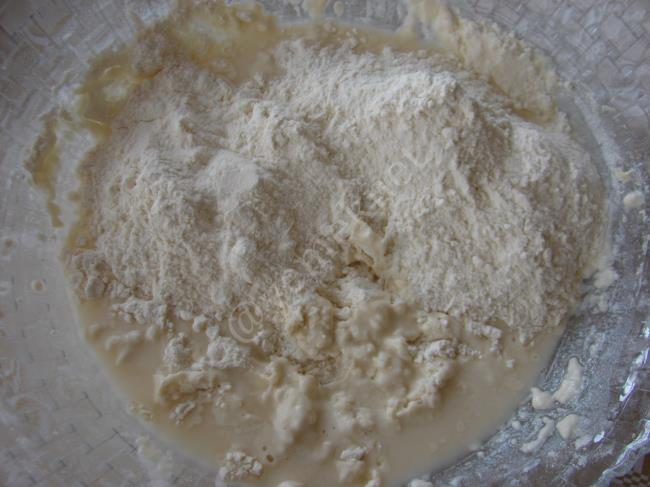 Çiğ Börek - Yapılışı (2/20) 
