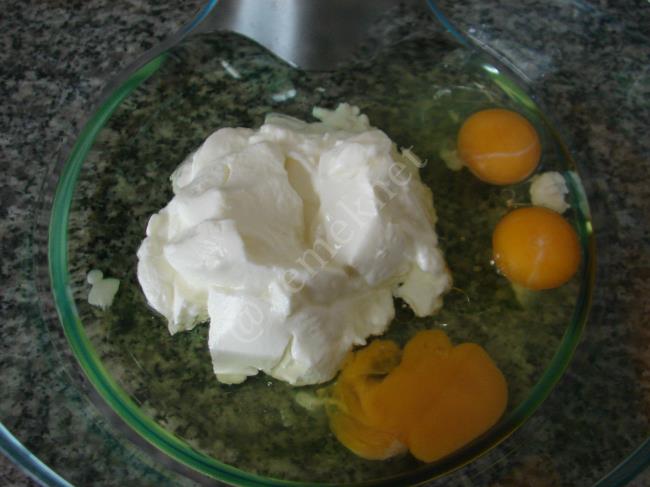 Borcamda Patatesli Kek - Yapılışı (2/12) 