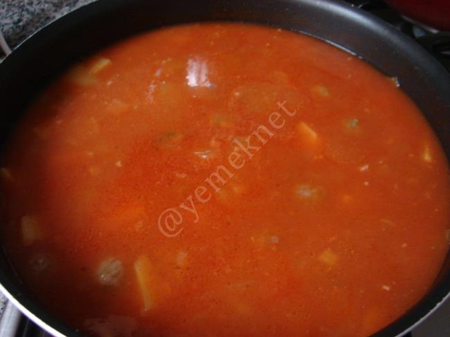 Patatesli Sulu Köfte - Yapılışı (9/12) 