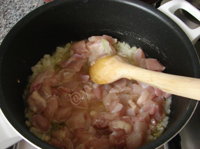 Beşamel Soslu Tavuklu Enginar - Yapılışı (4/12) 