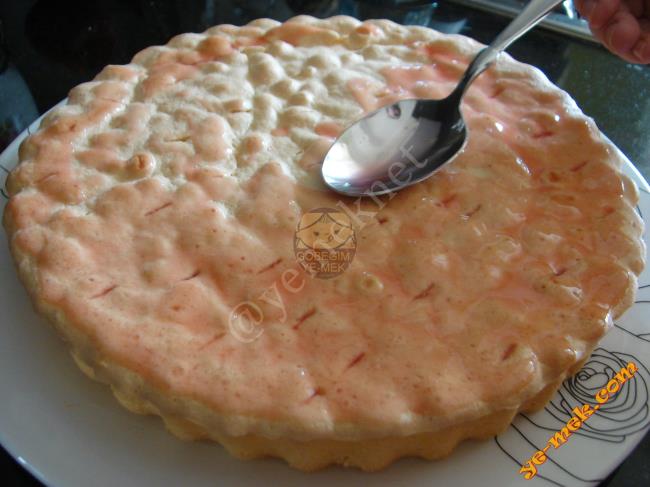 Çilek Jöleli Pasta - Yapılışı (13/24) 