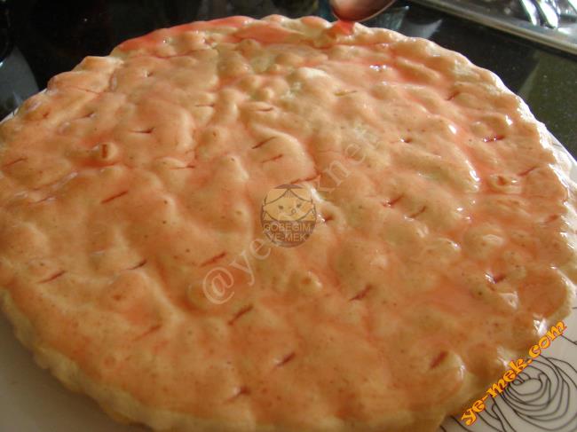 Çilek Jöleli Pasta - Yapılışı (14/24) 