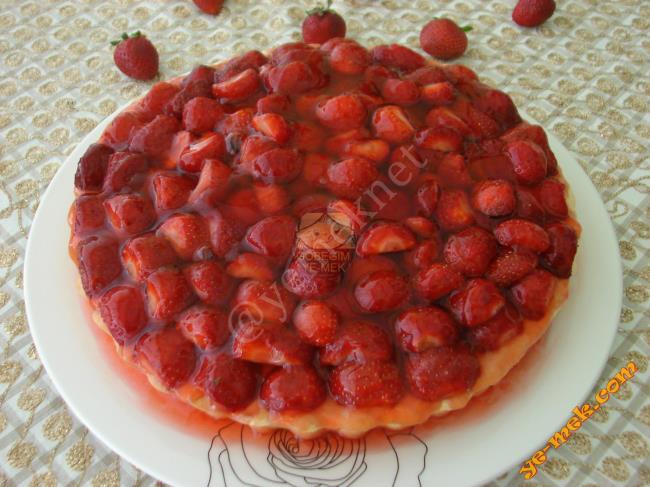 Çilek Jöleli Pasta Nasıl Yapılır? (19/24) Resimli Yemek Tarifleri