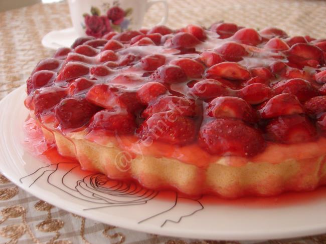 Visual Strawberry Jelly Cake