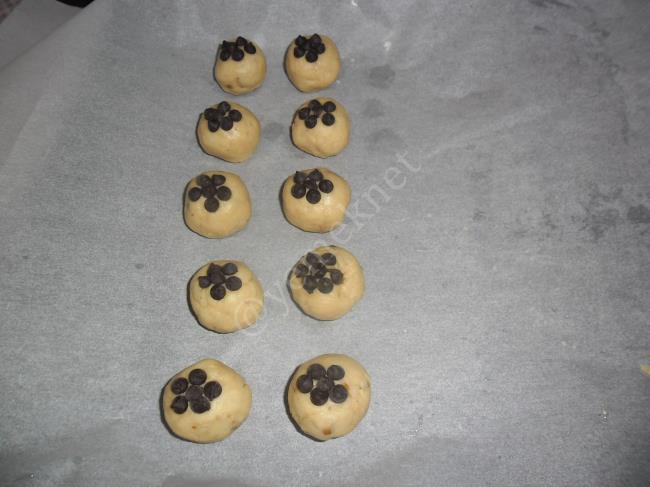 Damla Çikolatalı Cevizli Kurabiye - Yapılışı (8/12) 