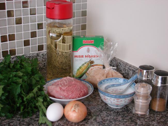 Dip Soslu Tavuk Köftesi - Yapılışı (1/12) 