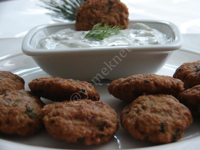 Dip Soslu Tavuk Köftesi - Yapılışı (10/12) 