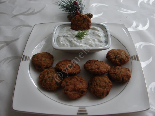 Dip Soslu Tavuk Köftesi - Yapılışı (8/12) 