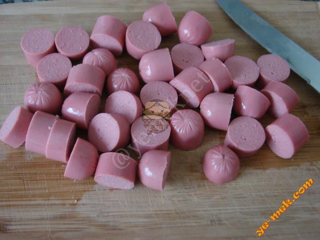 Domates Soslu Sosis - Yapılışı (2/12) 