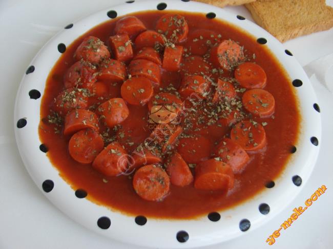 Domates Soslu Sosis - Yapılışı (9/12) 